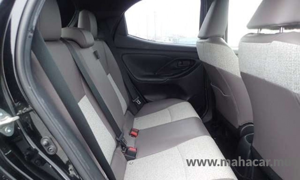 2022 Toyota Yaris Hybrid photo 6