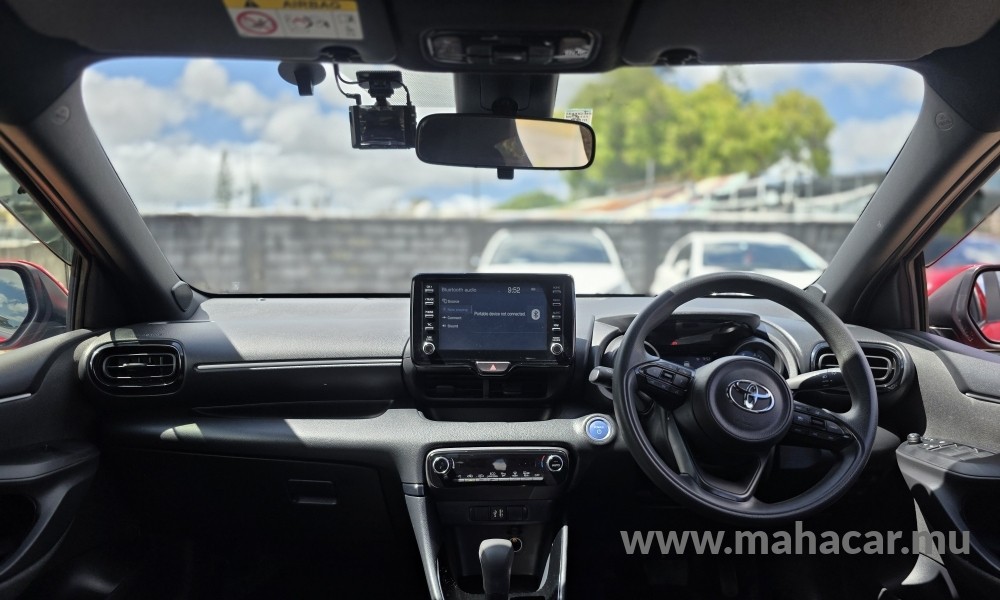 2022 Toyota Yaris Hybrid photo 5