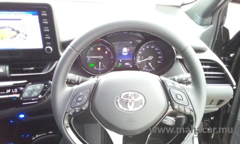 2022 Toyota CHR HYBRID photo 5