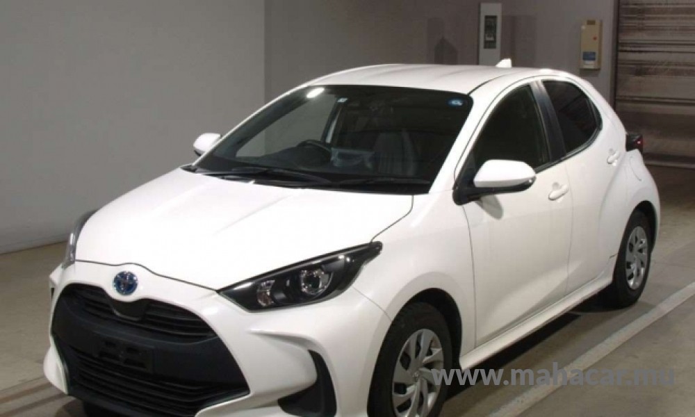 2021 Toyota Yaris, White