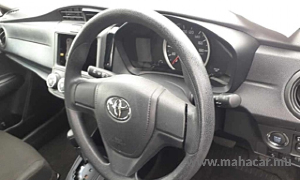 2024 Toyota Corolla Axio photo 7