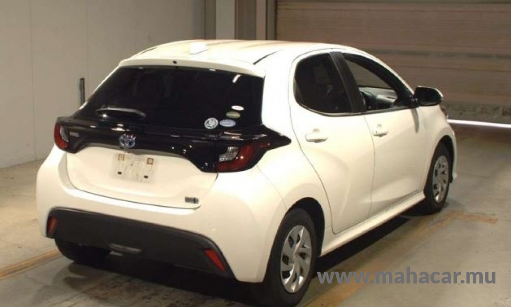 2020 Toyota Yaris photo 2