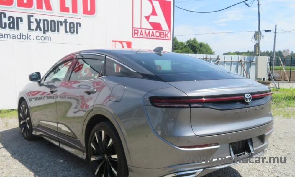 2023 Toyota Crown photo 3