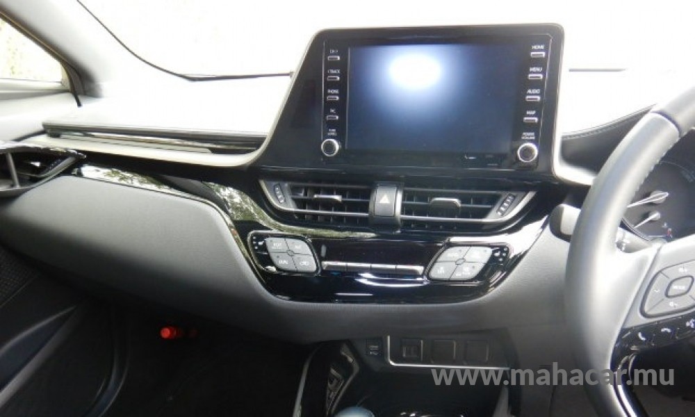 2021 Toyota CHR HYBRID photo 8