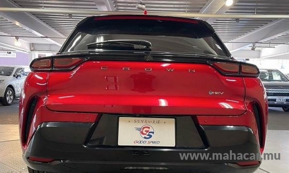 2023 Toyota Crown photo 2