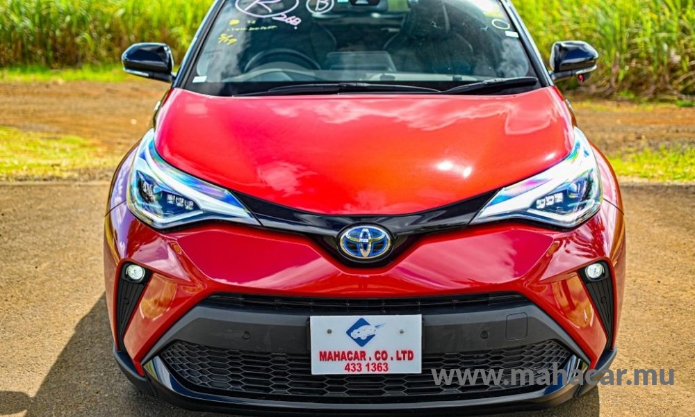 2019 Toyota CHR HYBRID, RED/BLACK