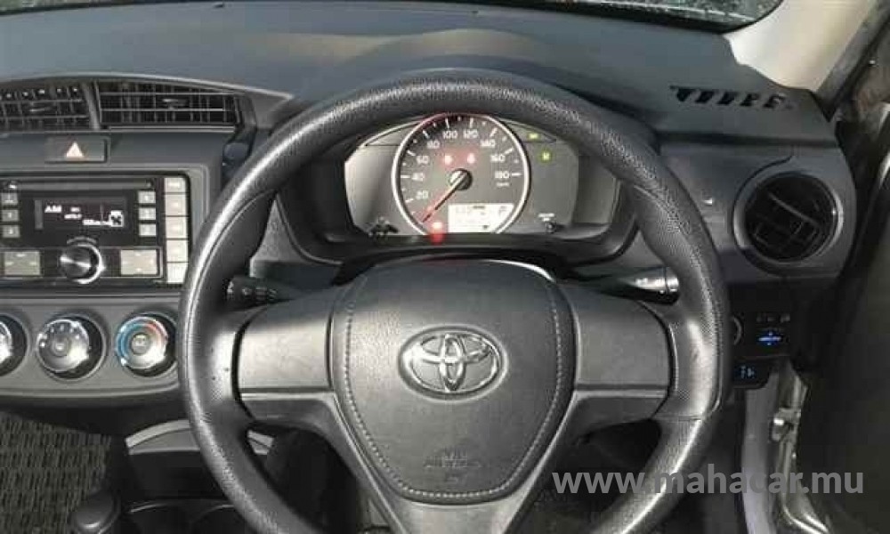 2020 Toyota Corolla Axio photo 6