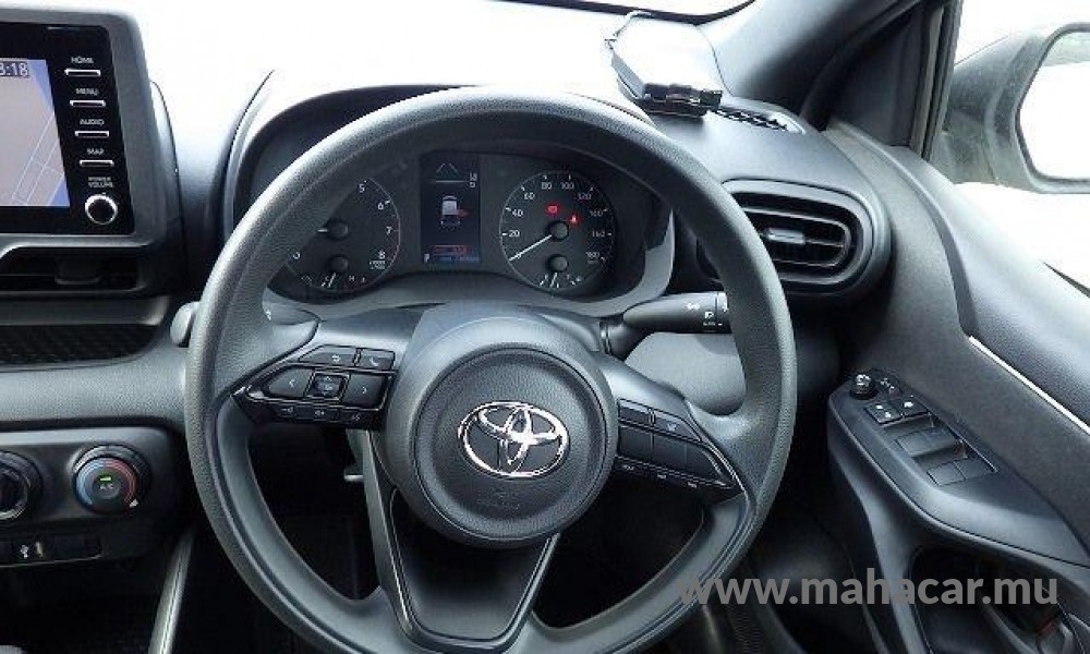 2021 Toyota Yaris photo 7