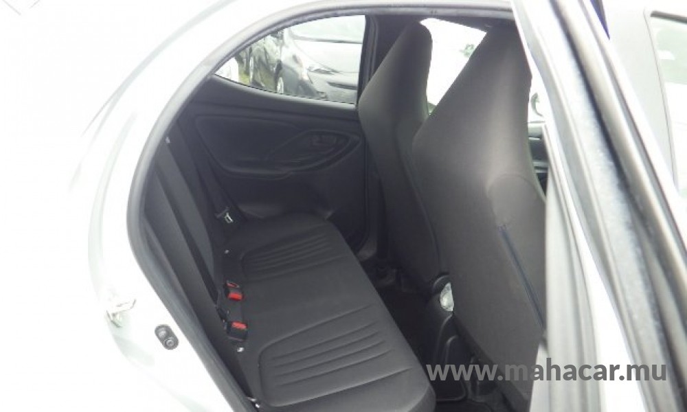 2021 Toyota Yaris Hybrid photo 7