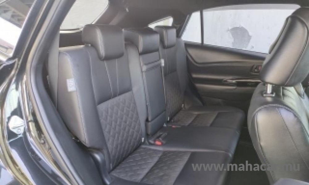 2020 Toyota Harrier photo 5