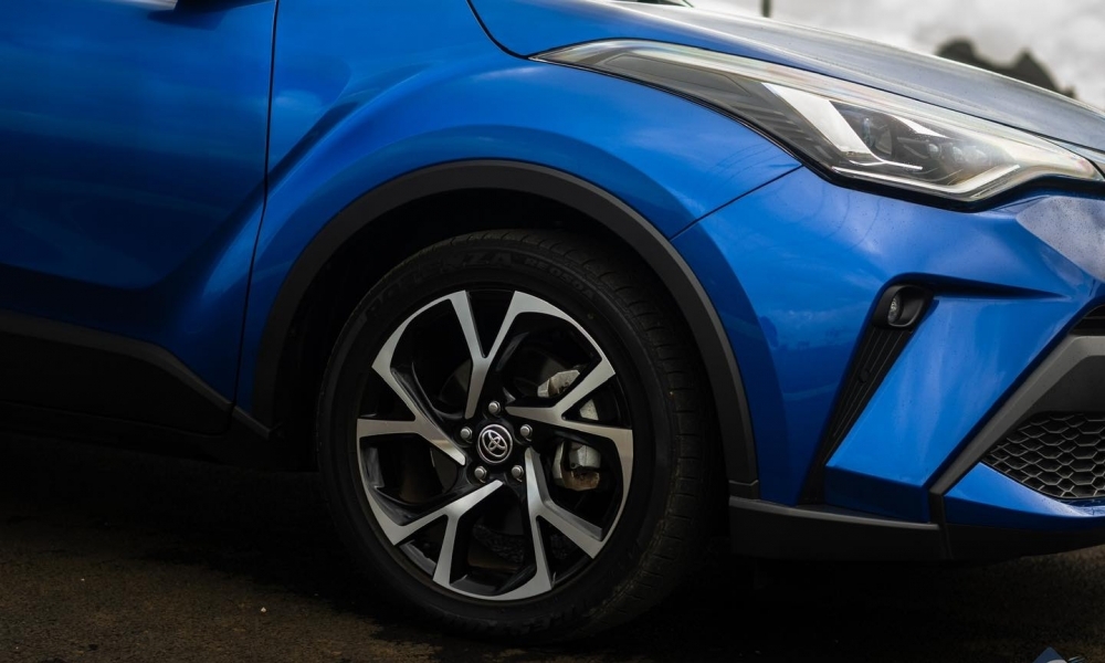 2020 Toyota CHR HYBRID photo 6