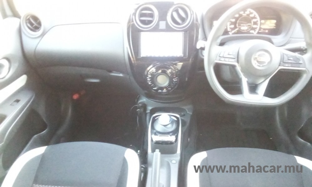2020 Nissan NOTE E-POWER photo 5