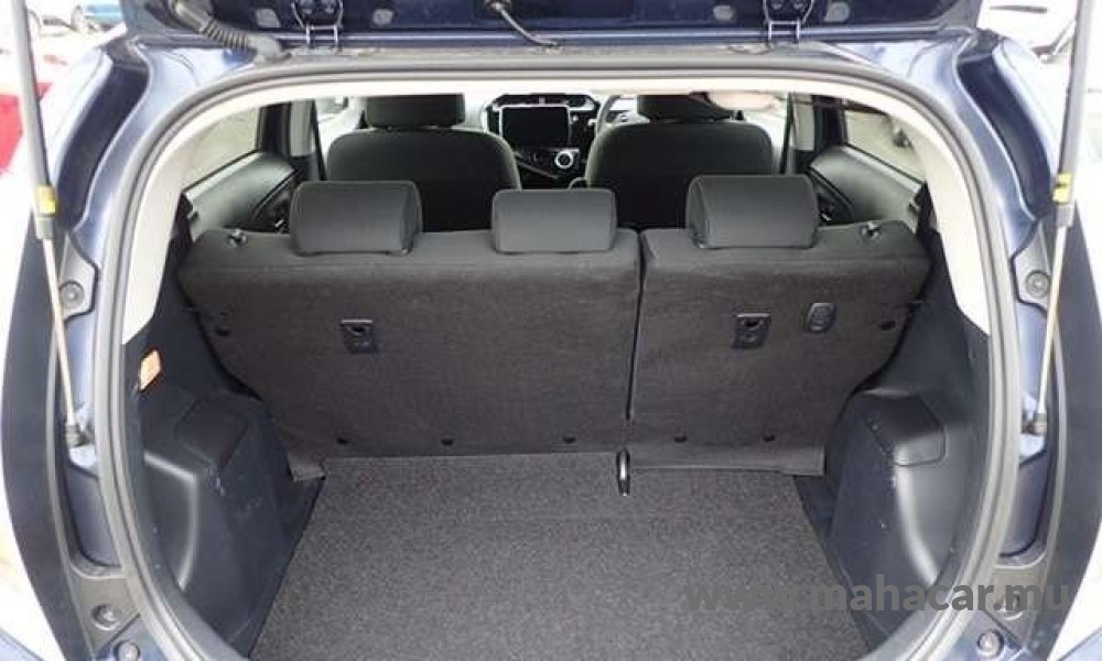 2019 Toyota AQUA photo 8