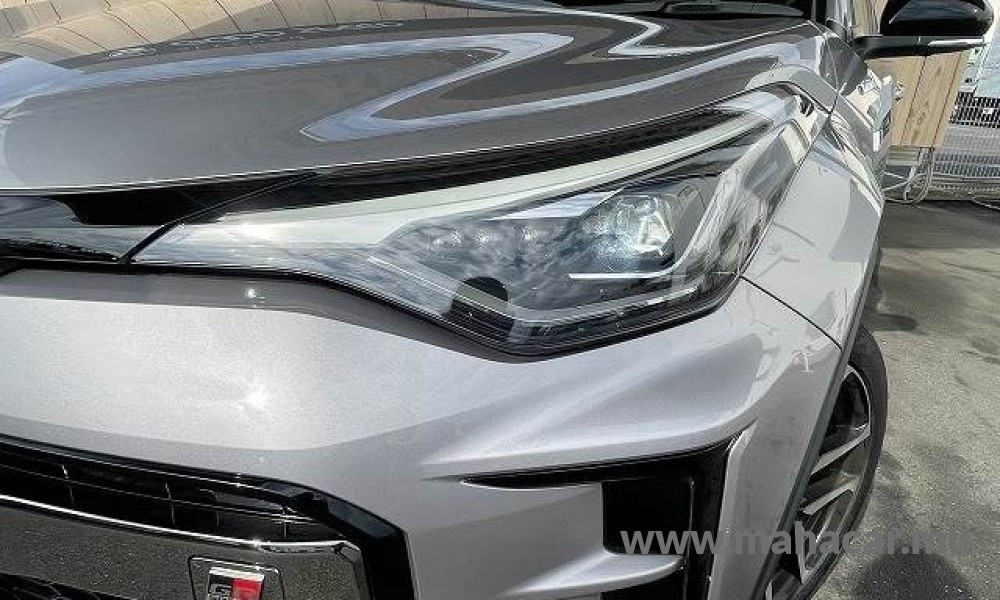 2020 Toyota CHR HYBRID photo 10