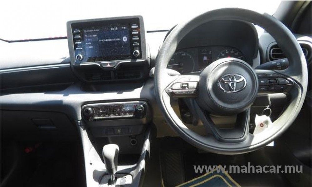 2020 Toyota Yaris photo 9