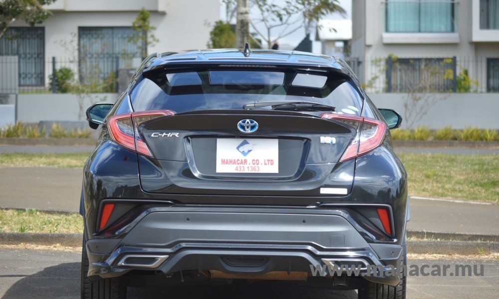 2019 Toyota CHR HYBRID photo 10