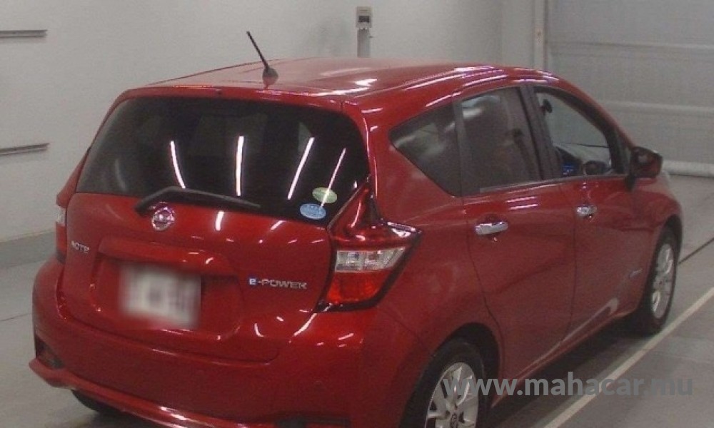 2020 Nissan NOTE E-POWER photo 2