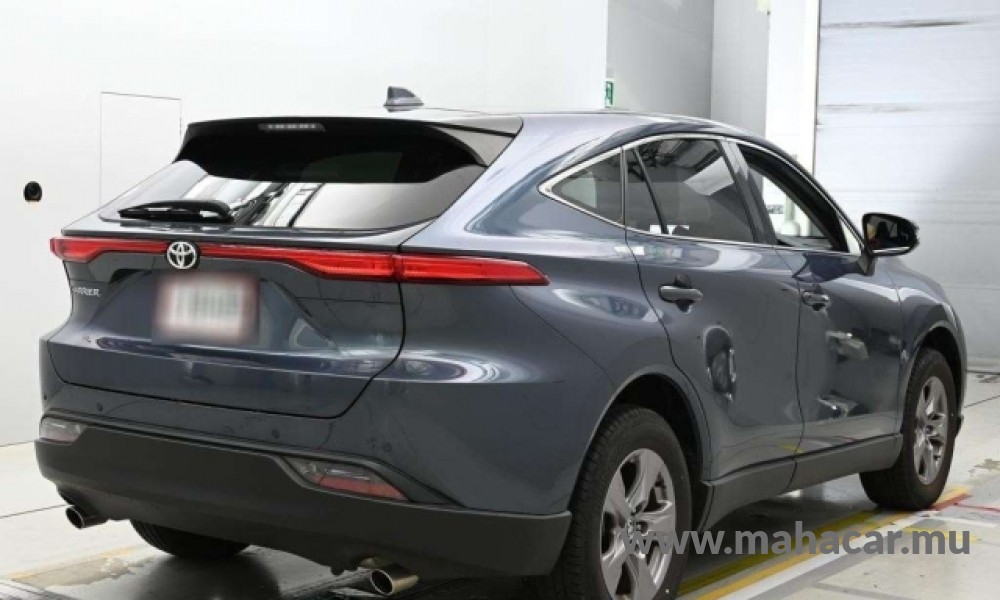 2023 Toyota Harrier photo 2