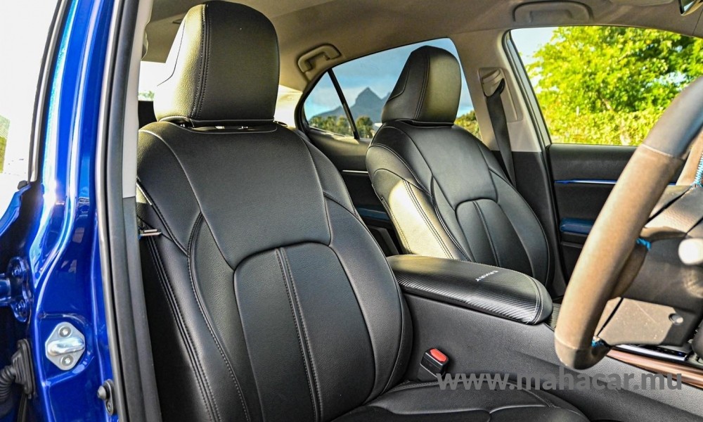 2019 Toyota Camry photo 8