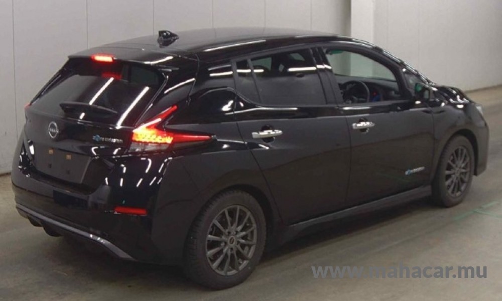 2023 Nissan Leaf photo 4