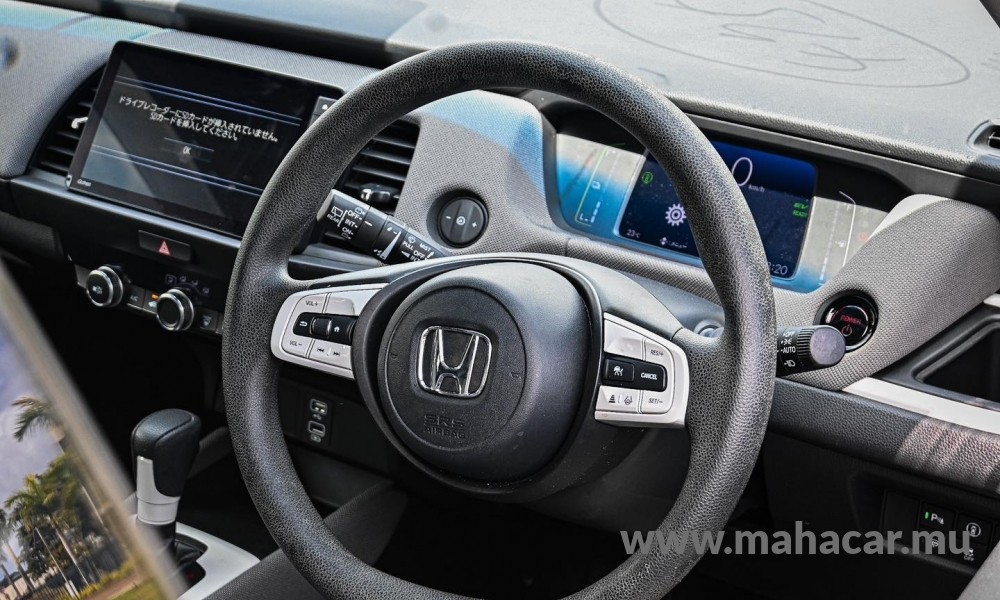 2020 Honda FIT HYBRID photo 3