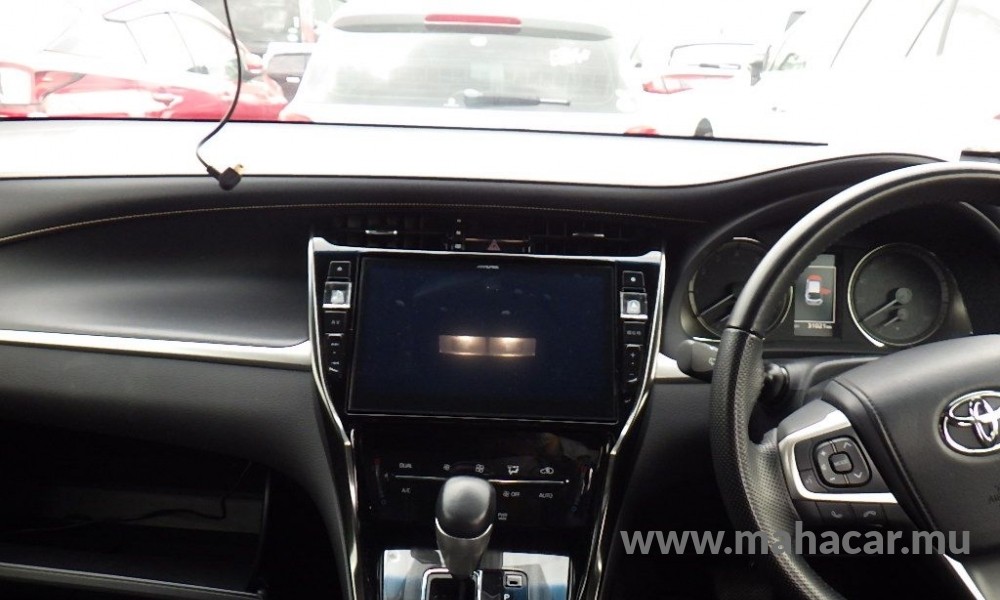 2020 Toyota Harrier photo 11