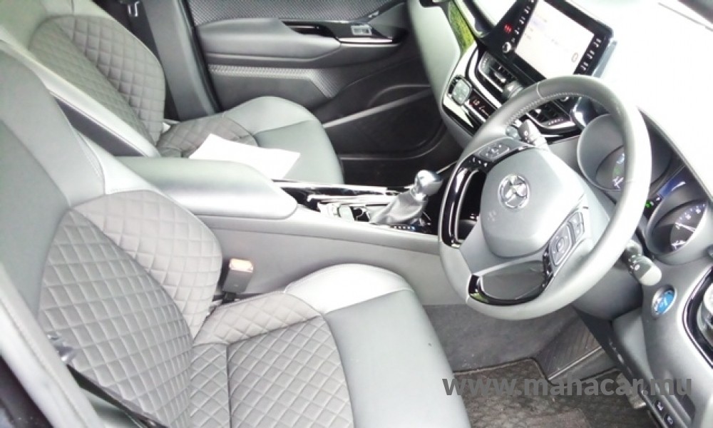2022 Toyota CHR HYBRID photo 2