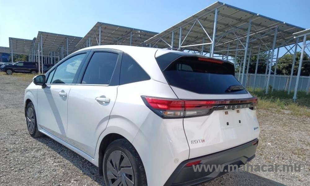 2023 Nissan NOTE E-POWER photo 12