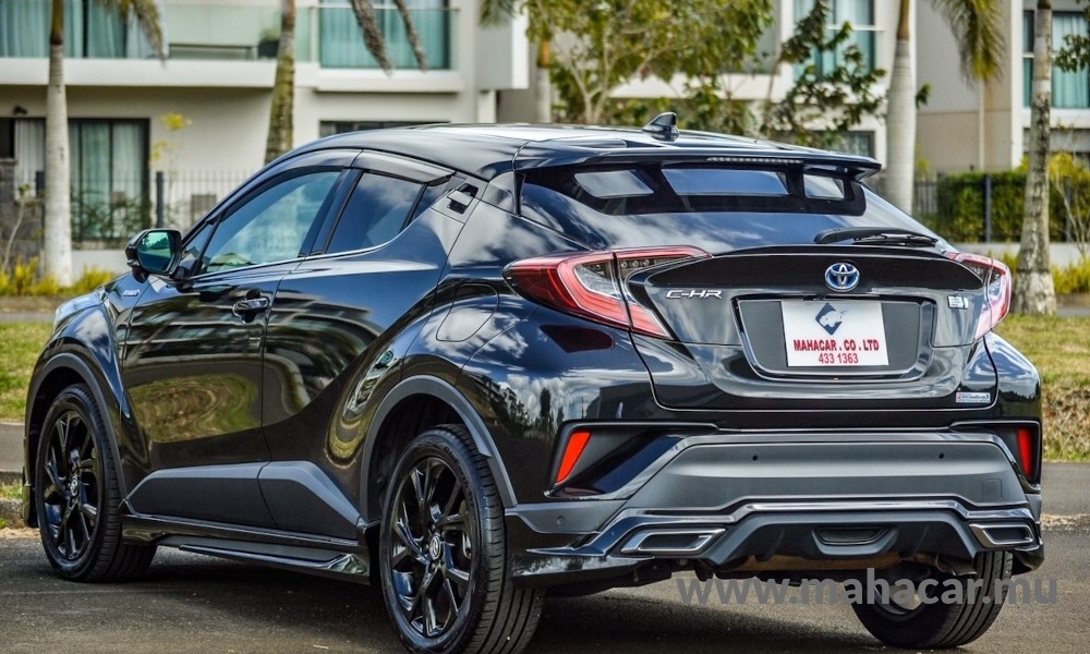 2019 Toyota CHR HYBRID photo 9