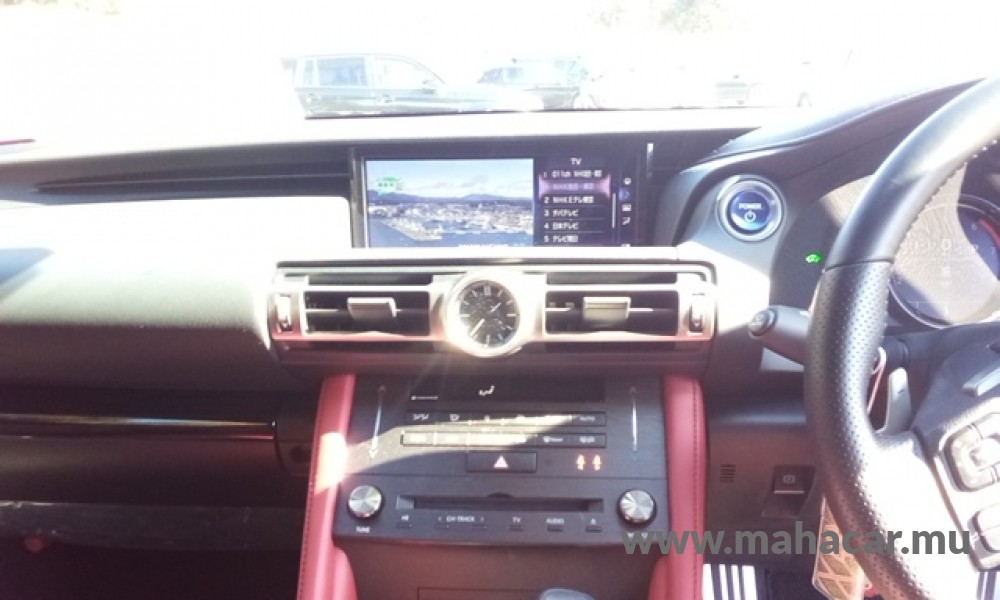 2021 Toyota LEXUS photo 8