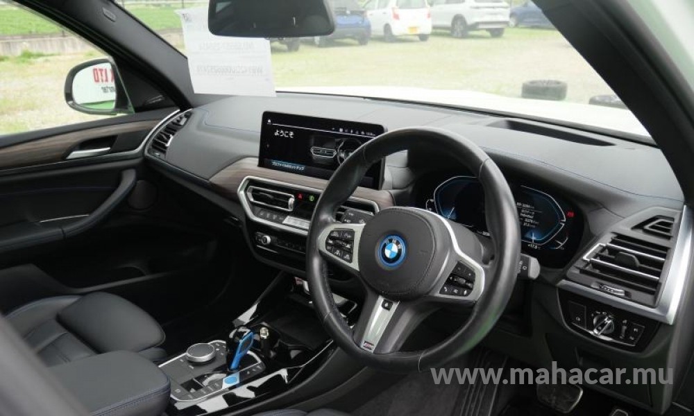 2022 BMW iX3 photo 9