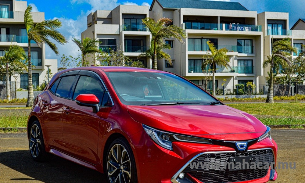 2020 Toyota Corolla photo 2