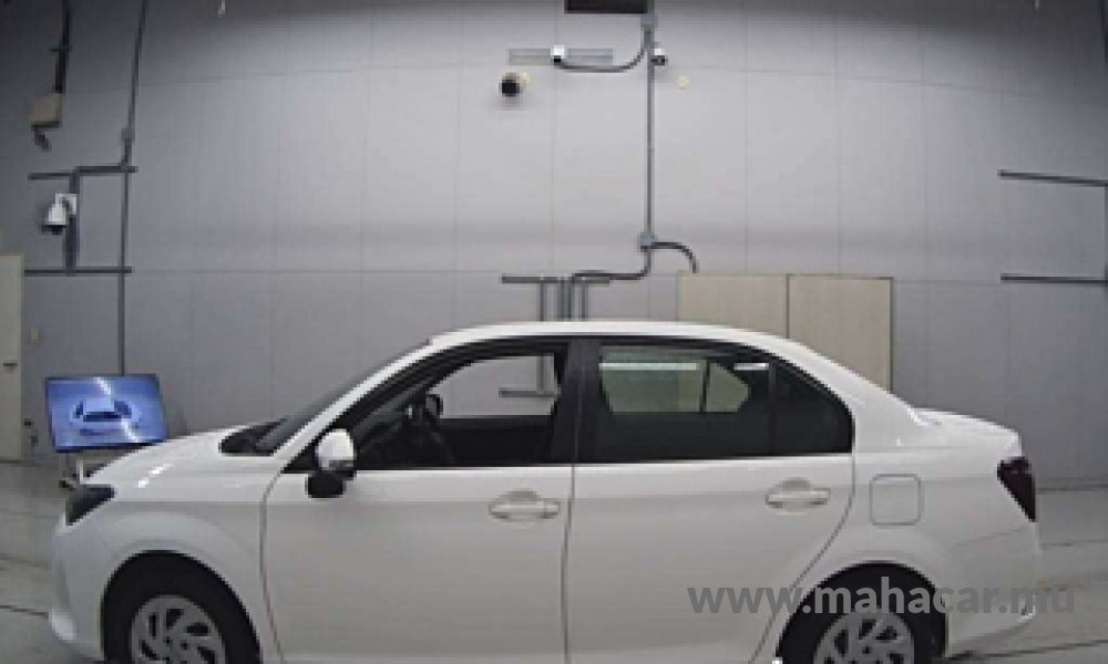 2024 Toyota Corolla Axio photo 4