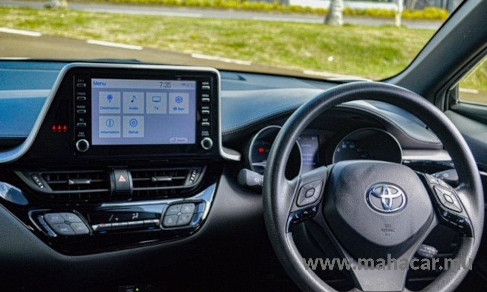 2019 Toyota CHR HYBRID photo 6