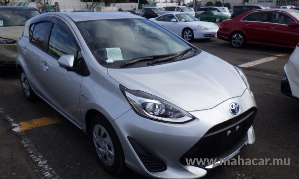 2019 Toyota AQUA photo 3
