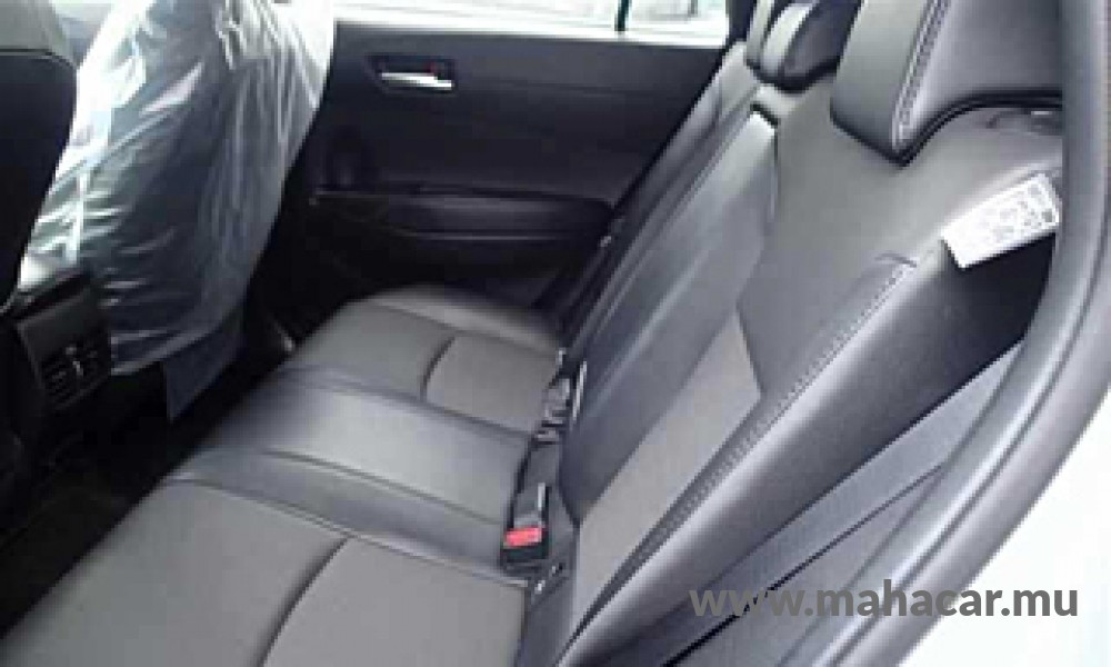 2023 Toyota COROLLA CROSS photo 2