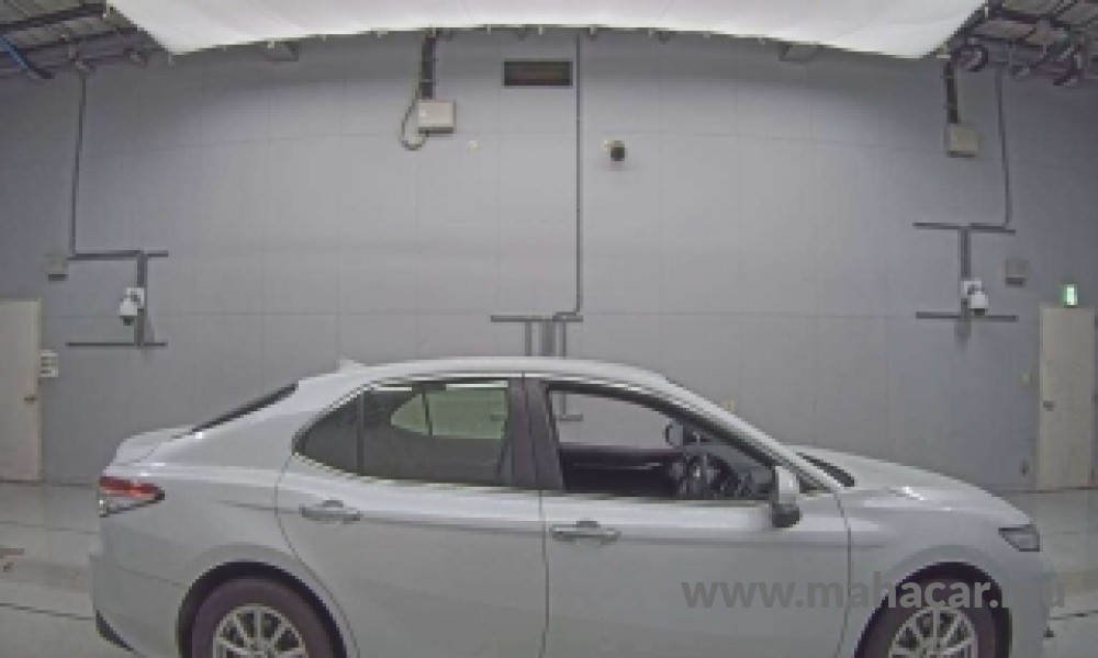2021 Toyota Camry photo 2