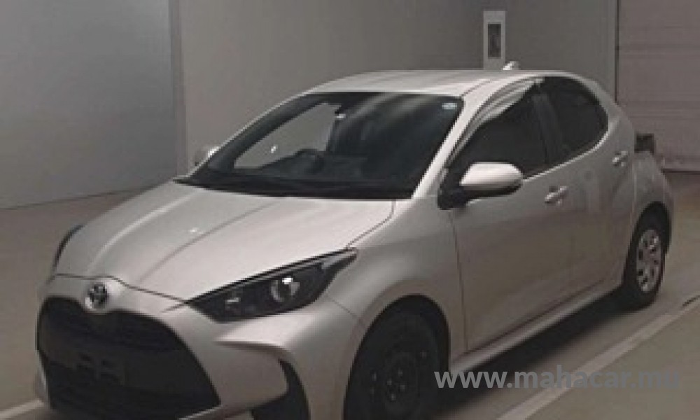 2021 Toyota Yaris Hybrid, Silver
