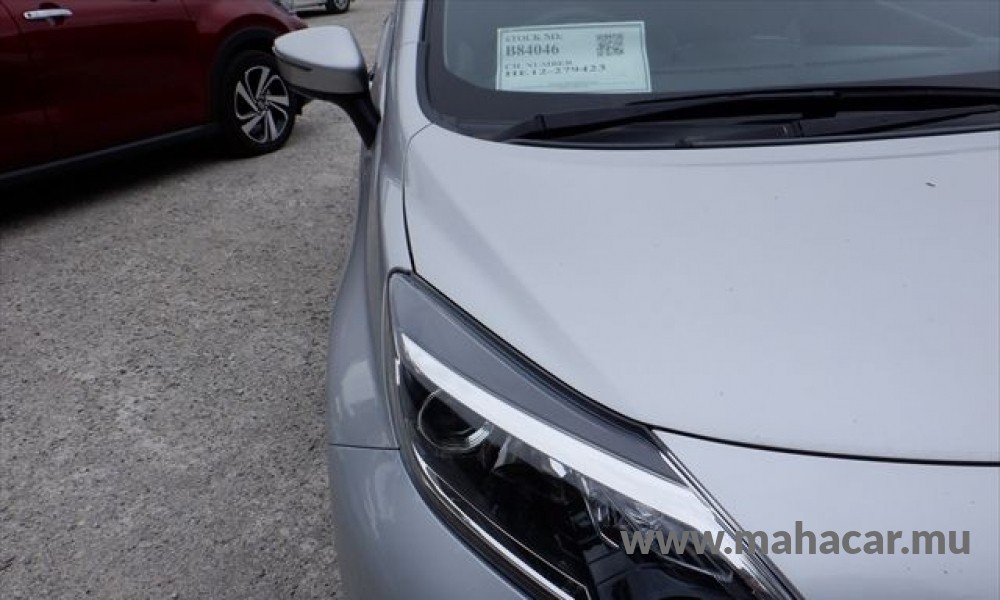 2019 Nissan NOTE E-POWER photo 7