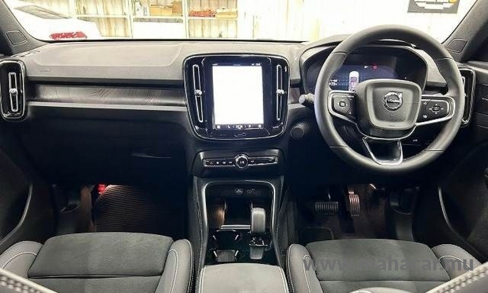 2022 VOLVO C40 photo 18
