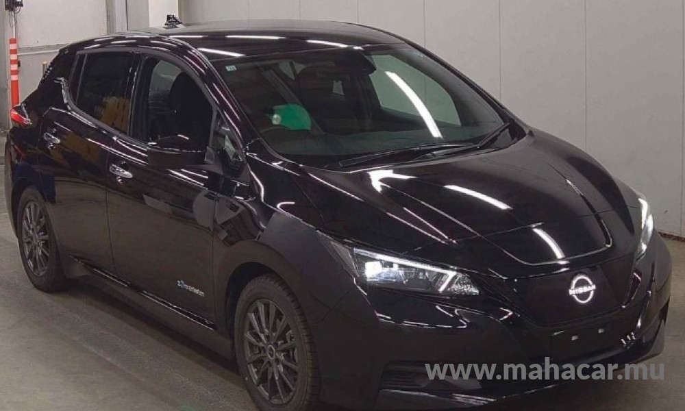 2023 Nissan Leaf photo 3