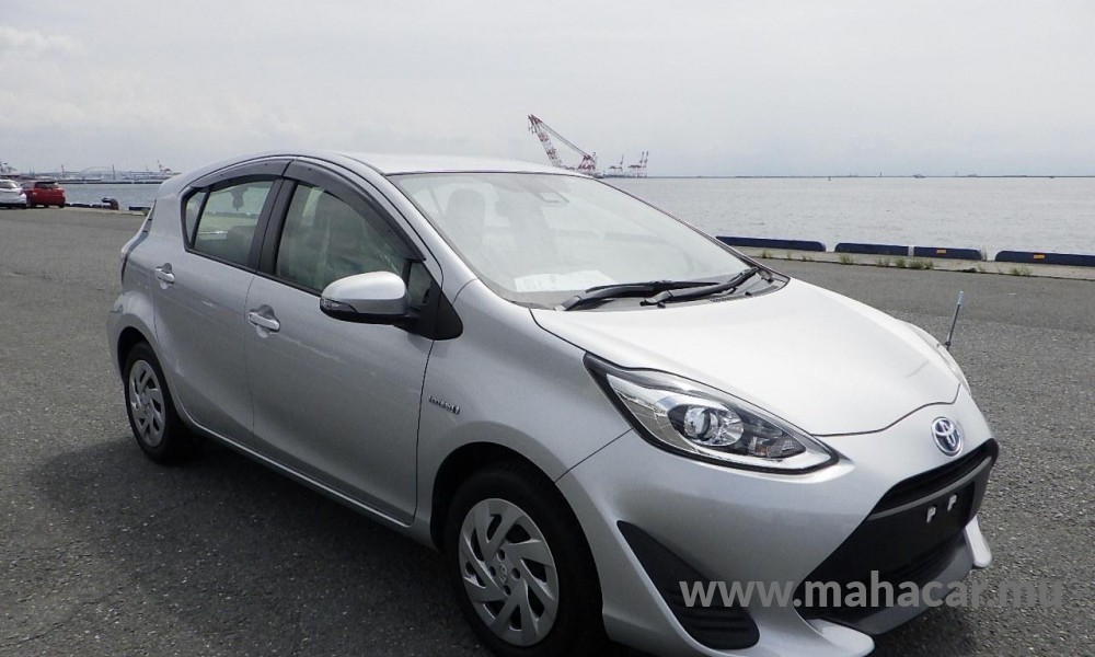 2019 Toyota AQUA photo 2