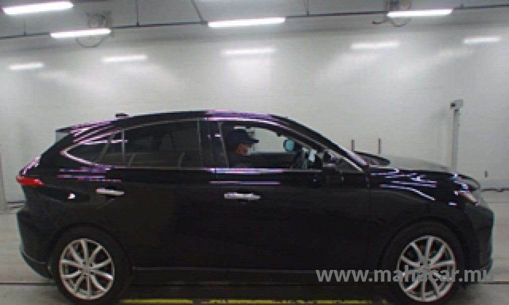 2023 Toyota Harrier photo 3