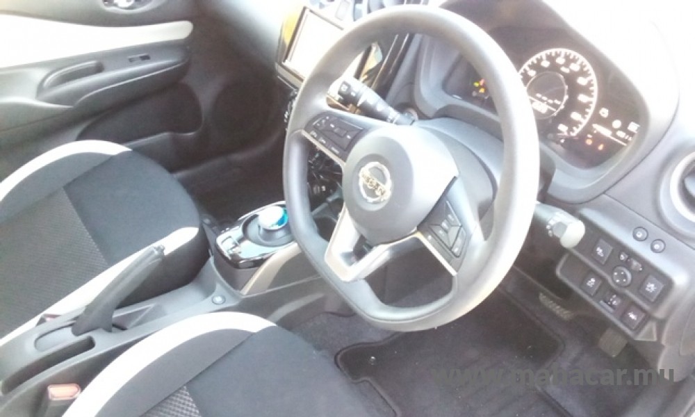 2020 Nissan NOTE E-POWER photo 6