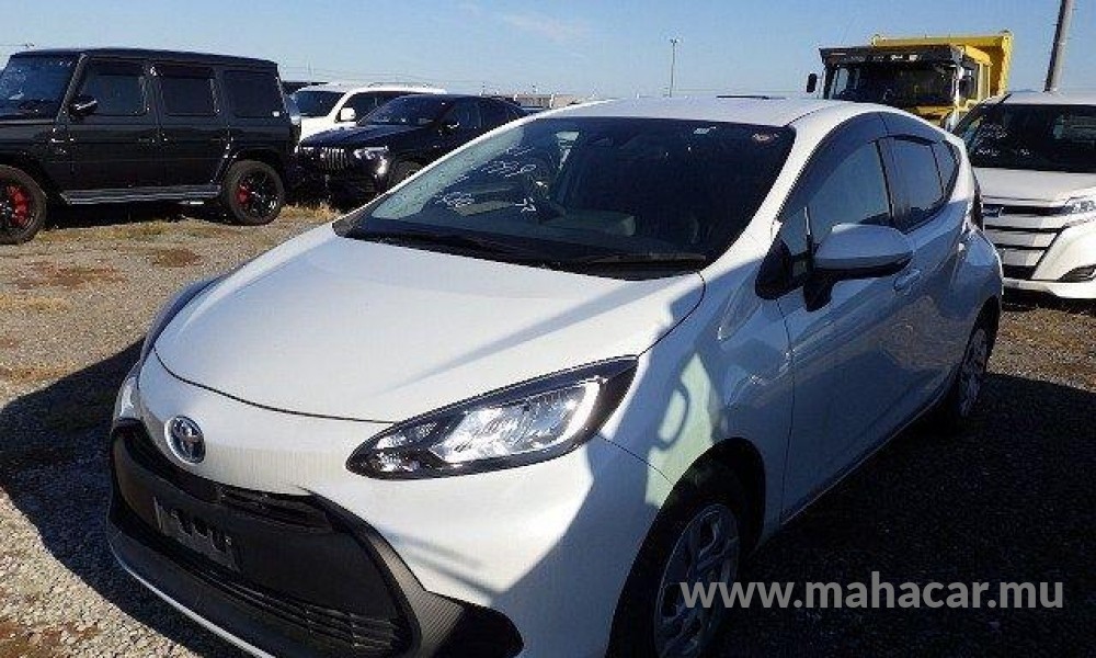 2021 Toyota AQUA, White