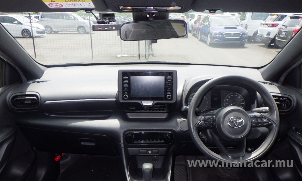 2022 Toyota Yaris Hybrid photo 10