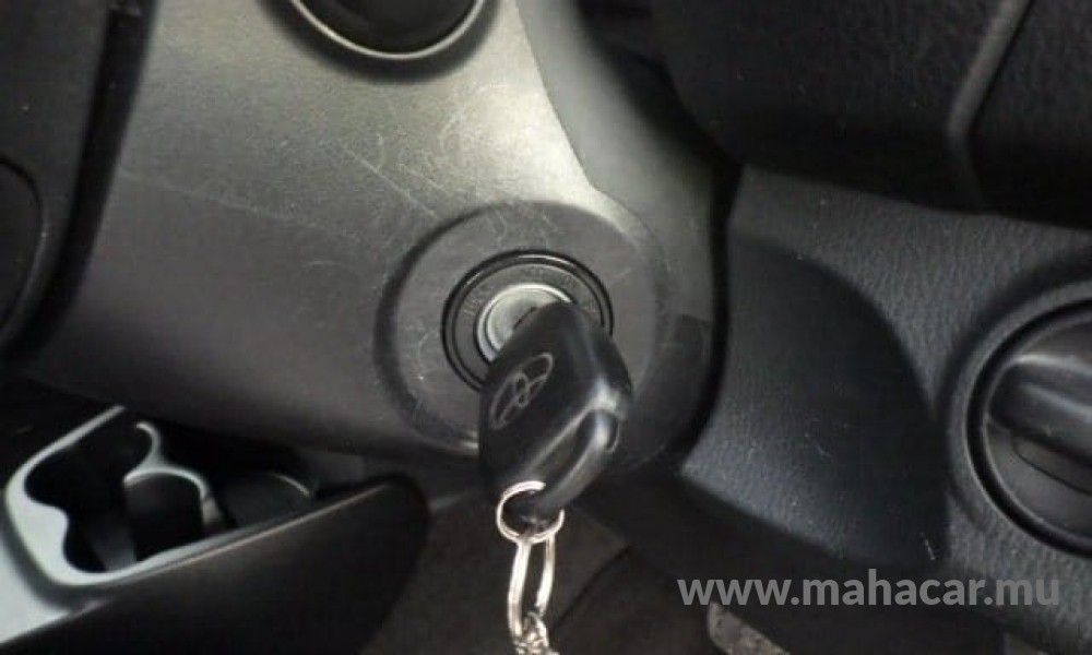 2019 Toyota Vitz photo 14