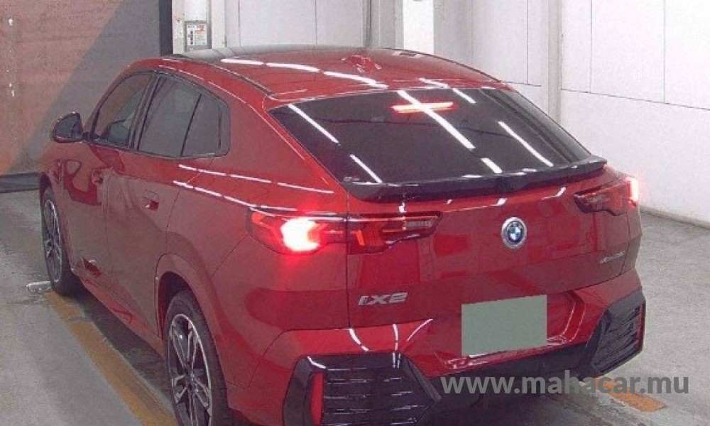 2024 BMW ix2 photo 3