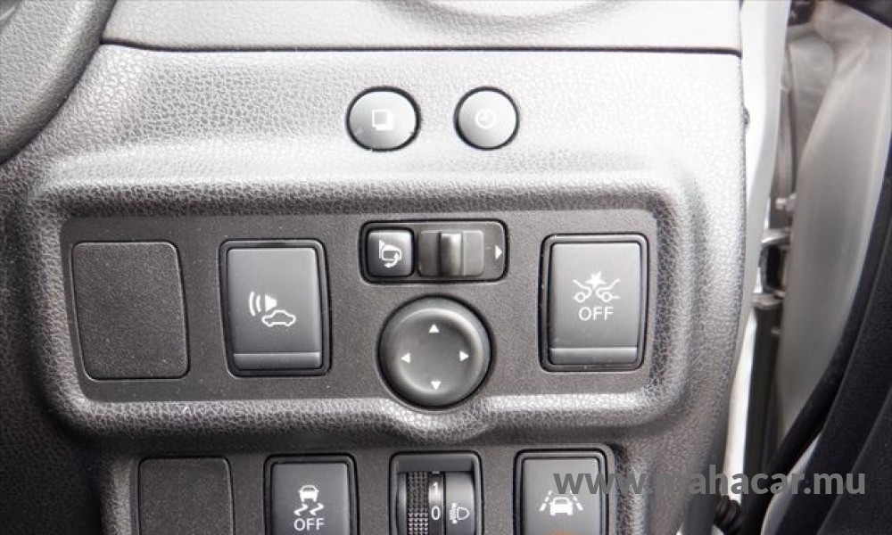 2019 Nissan NOTE E-POWER photo 9