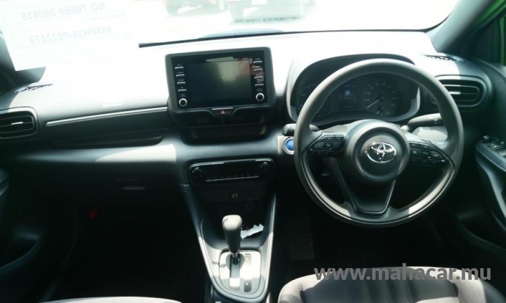 2023 Toyota Yaris Hybrid photo 4